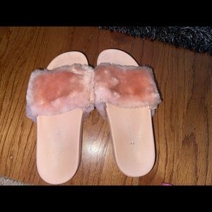 Women's Pink Fuzzy Sandals